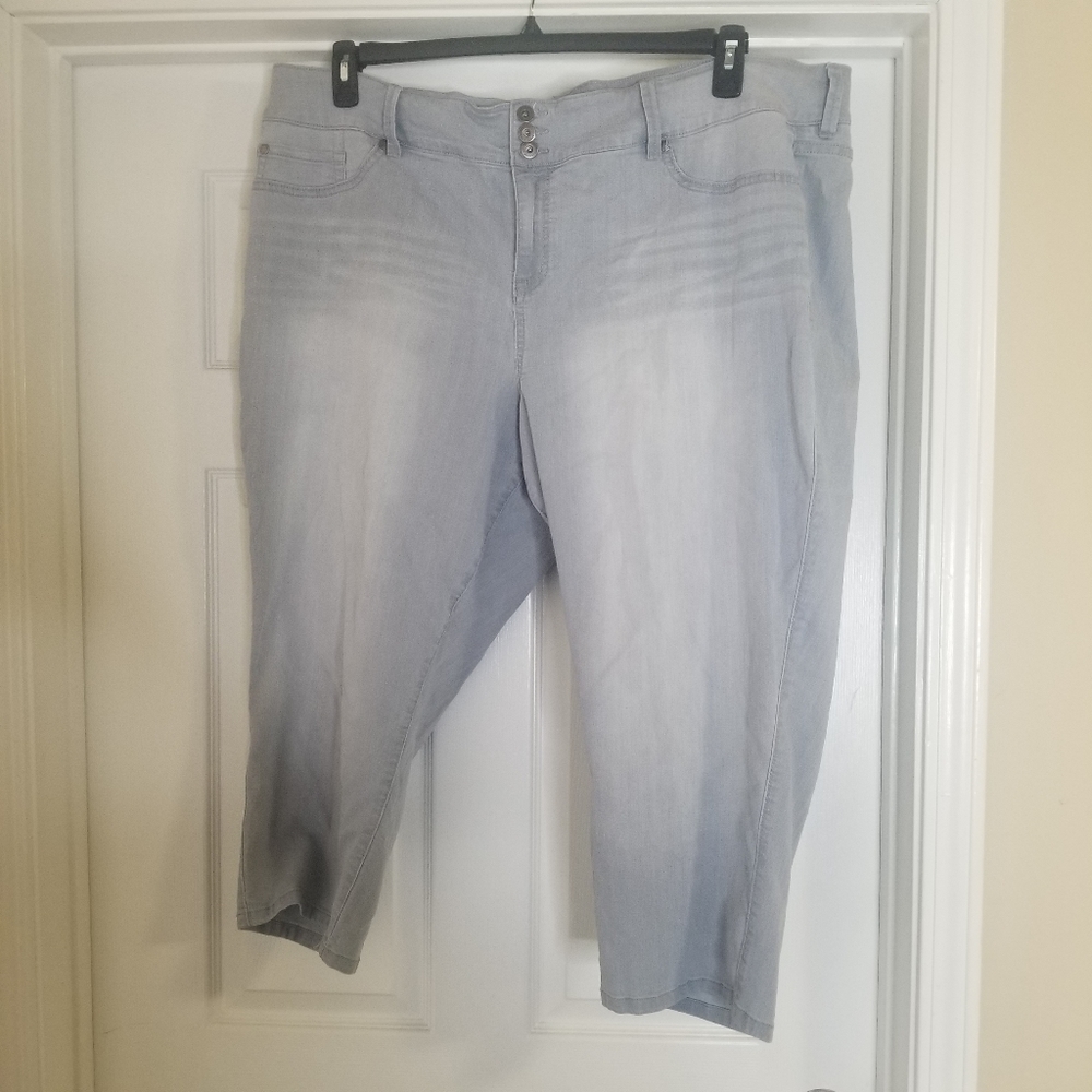torrid Light Wash Ankle Cropped Jeans